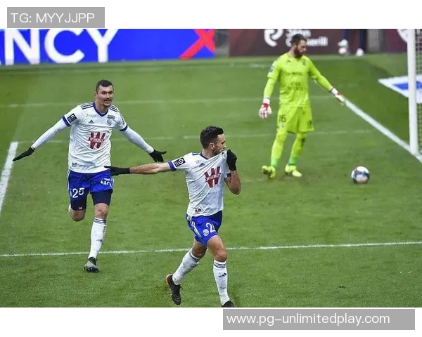 德甲精彩对决巴黎圣日耳曼与AC米兰战成平局引发热议