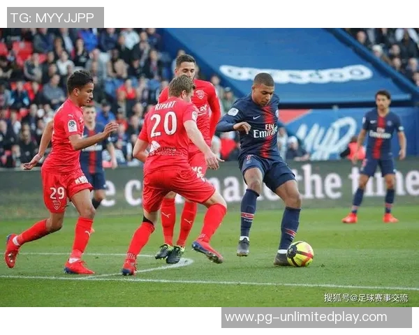 中超联赛惊现冷门巴黎圣日耳曼与那不勒斯战平引发热议