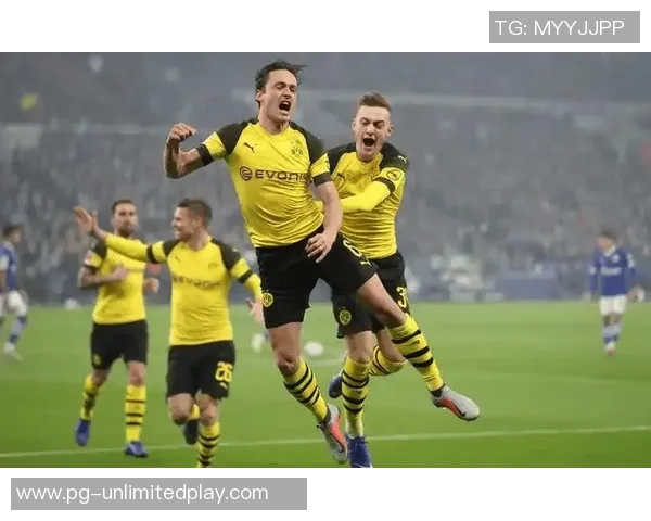 友谊赛激战收官多特蒙德与热刺互交白卷引发全场热议