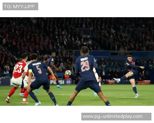 西甲激战巴黎圣日耳曼绝杀阿森纳补时进球引爆全场热情