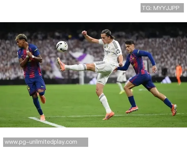 意甲激战曼联大胜皇马神奇扑救引发全场狂欢焦点解析 意甲激战曼联大胜皇马神奇扑救引发全场狂欢焦点解析