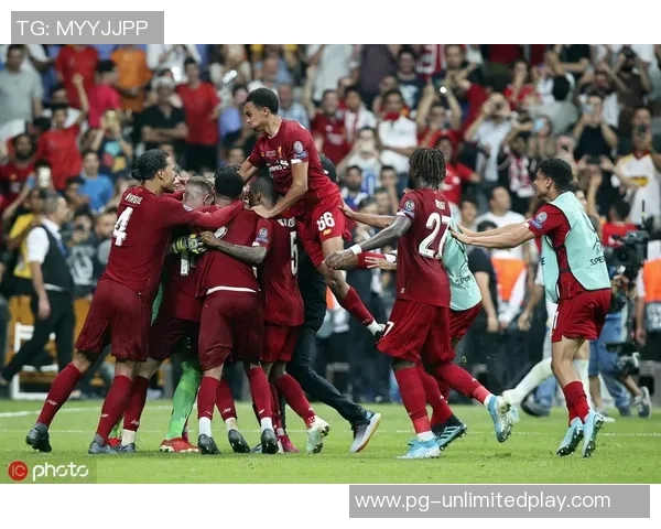 英超激情对决利物浦5-1狂胜巴萨帽子戏法点燃全场热情