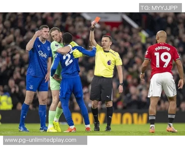 德甲激战：里昂与切尔西鏖战至平局红牌事件引发全场热议